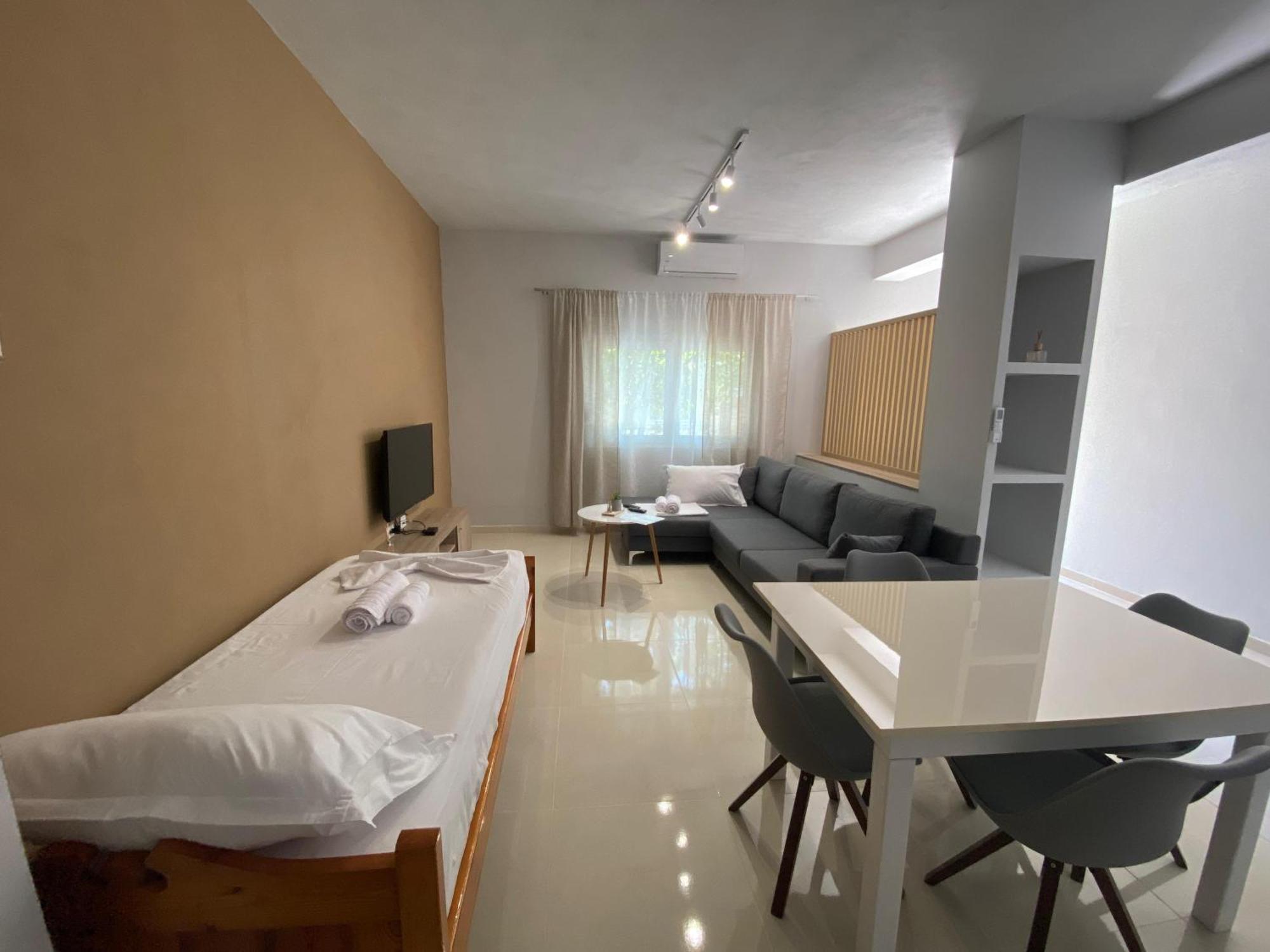 Twins Apartment Permet Room photo